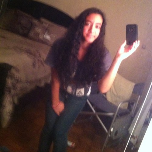 Hi im karelis i love green  I dance sing act nd rap I love Iconic Boyz they inspired me I love sports nd video games Yes im a tomboy but still girly
