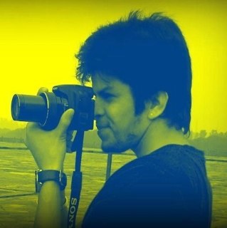 ι αм...ησт тнє ѕσυℓ єιтнєя,
вυт...,
тнє вσ∂у ησя тнє мιη∂, 
ι..αм....!
ѕσмє ωнєяє вєтωєєη тнє ℓιηєѕ...