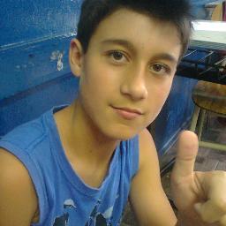 Dói na alma quando você se deita no sofá e vê que o controle remoto esta distante.