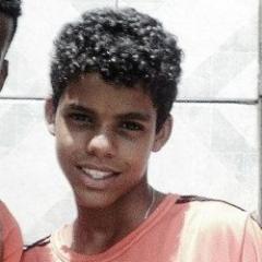 sou o que sou!!!   ninguem e igual e mim