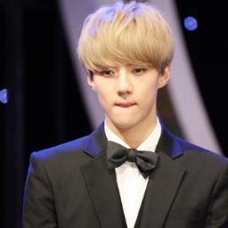 Sehun_freebot's profile picture. ผม เ่น่เซฮุน จากเอ็กโซ่เค ผมหล่อ น่ารัก นิสัย(เกือบ)ดี ผมกวน รั่ว เอาแต่ใจ ตามใจผมหน่อยเหอะ? คัยดีมาผมก้อดีตอบคัยร้ายมาผมก้อร้ายกลับ  ปล.ผมเมะ