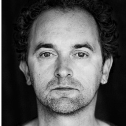 Regisseur, video-producent, camjo, tekstschrijver, fotograaf, creadief.