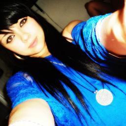 las rosas son rosas, el cielo azul, el agua transparente & yo tengo hambre :)