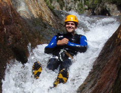 HorizonCanyon's profile picture. Horizon Canyon : encadrement en canyoning, présent sur plusieurs massifs suivant les saisons : Haut Bugey, Pilat, Jura, Vercors...