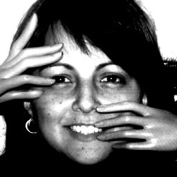 Mujer - Diseñadora - Melómana - Lunera (Sólo me como las manos y los pies, el resto lo boto)