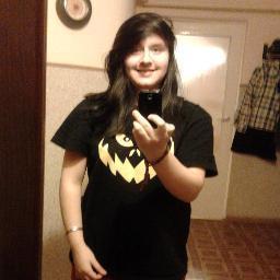 There Carolina. I play guitar, dance, sing. Only counts ROOCK & METAL. ! ♥♥
