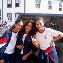 3 amigas retardadas que tem uma amizade idiota mas verdadeira
