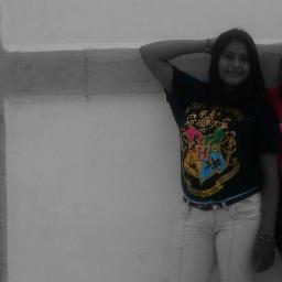 Amo a Daniel Radcliffe, el es mi novio, nos casaremos en HOGWARTS y viviremos en Inglaterra♥ #POTTERHEAD  
@Antighony es mi otro twitter:')
