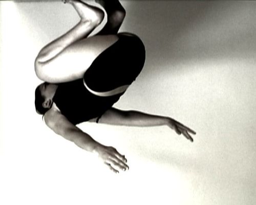 Interdisciplinary dance and visual artist, PhD researcher,  Somatic Movement Performer/Educator by Body-Mind Centering (ISMETA).
