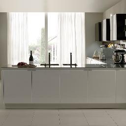 Estudio de cocina y baño desde 1.973. Distribuidores de las mejores firmas internacionales y naciones de ambos sectores. Proyectos y reformas.Experiencia.