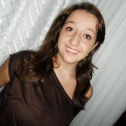 “Eu gosto de olhos que sorriem, de gestos que se desculpam, de toques que sabem conversar e de silêncios que se declaram.” Machado de Assis.
