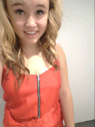 96'Canadian girl,eh-I get white girl wasted occasionally&I don't sing in the shower,I DANCE.