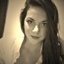 jamieleenewbery's profile picture. 