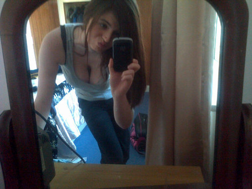 ether love mi the way i am coz i do and if u don't like it go fuck your self i don't life to plz you