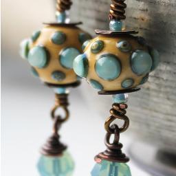 Self representing glass artist, creating Lampwork Art Beads, metal jewelry components and jewelry. 
http://t.co/t33BOviCtL
http://t.co/oWTjjfhQqb