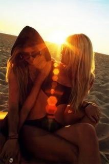 single, love surfing, love chilling with friends
