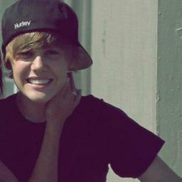      O mundo é das pessoas que sonham, por isso o meu sonho é você @justinbieber ♥