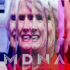 Unidos estamos todos por acabar con la que dice ser la reina morimos de risa Y @ladygaga REINA!