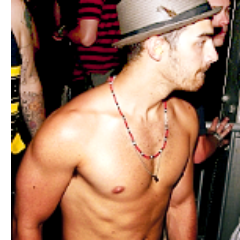 NickBigCofrinho's profile picture. Eu não custumo colocar o amor em minhas músicas, pois eu considero o amor mais que uma palavra, um sentimento. - Jonas Brothers