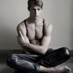 I  have  a roleplay site  called roleplayersrus  you can find this site here http://t.co/9INx004N  join us.  We welcome all rpers.