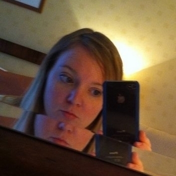 SarahSalker's profile picture. I follow back!❤