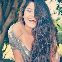 Nada é eterno. O café esfria, o cigarro apaga, o tempo passa e as pessoas mudam.                FÉ.