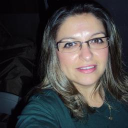 Sou filha do Deus, por isso sou assim que todos possam ver em mim alegria de quem tem jesus no coração , sou filha de Deus ......