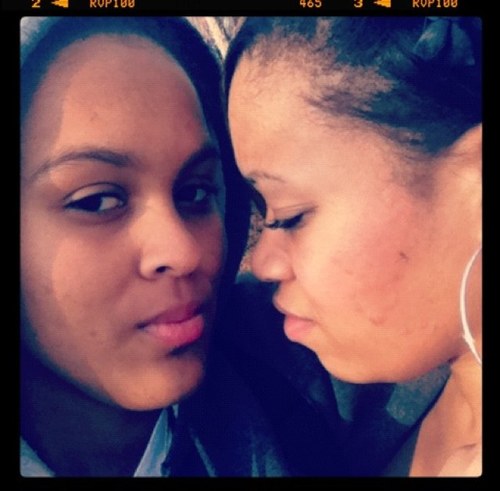 Girlsrbad3's profile picture. #teamflipphone #teamchrisbrown if she dont shut it up then its #teamshutitdown im with #teambadchick #teamwithyoman if he got money then its #teamhepayin