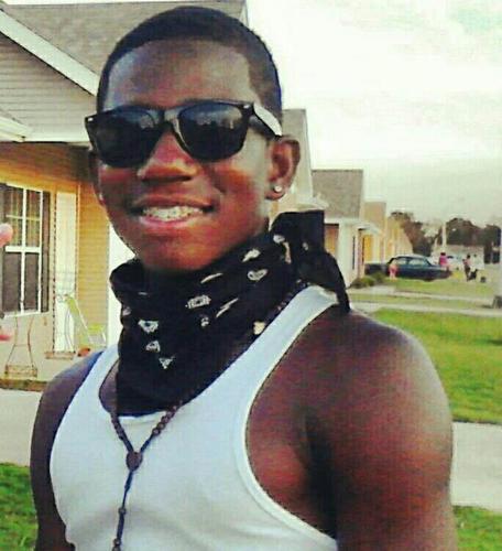 . QuanGeeee' . !! FUCCK Twitterr. FOLLOW Me To My Housse.