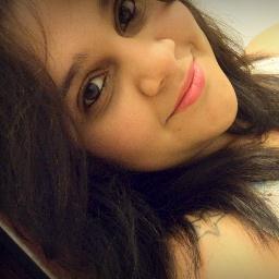 Uma pessoa simples e verdadeira, que odeia mentiras e falsidade...e adoro sorrisos verdadeiros.
Sou apaixonada pela minha familia.