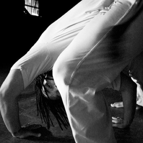 Capoeira e meu amor. Vem jogar!