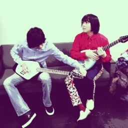 THE COLLECTORS、コータロー＆ザ・ビザールメンのライブやイベントでの楽しいMCを呟く非公式・非公認bot的なやつです。中の者はスピッツ流れP。池24でUPされるMCは抜粋させて貰ってます。botなので頂いたリプには返信しません(^人^)