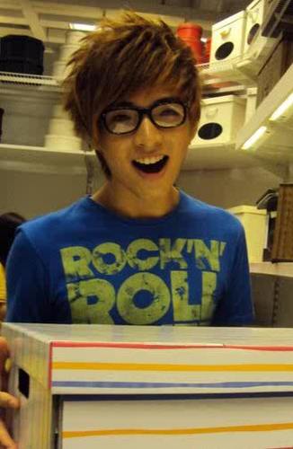 caleblawrens_'s profile picture. It doesn't matter what I write here, you'll still judge me anyway.