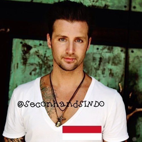 Hi. The First Fan Fanbase Of Secondhand Serenade. New Acoustic Album Out Now https://t.co/6ufGeDyt