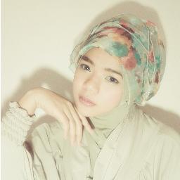 owner @flowflowery, freelance Makeup Artist, contact : line : uthi_imaniar,  WA 081224502264