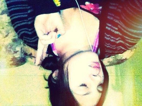 #Followforfollow #Teamfollowback #iFollowback #Furreal.. .just roll a blunt ❤.;) #teamIDGAF