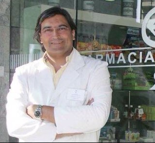 Ldo.en farmacia por la Universidad de Santiago de Compostela. http://t.co/ix4Es9HQtE Farmacia Carrascal en Vigo. CEO Ozoaqua, Cosmética Natural de Ozono