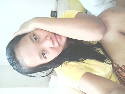 andini371's profile picture. 