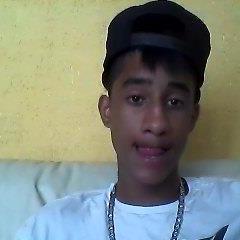 14 anos, Jogador de Futebol, e Adorador do Poderoso Deus.
Foco, Força & Fé !!! Alegriiaa &Ousadiia ;D