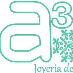 Soy diseñadora industrial, hago joyería de plata desde 2009. El diseño es parte fundamental, así puedes expresar totalmente la belleza de la plata.