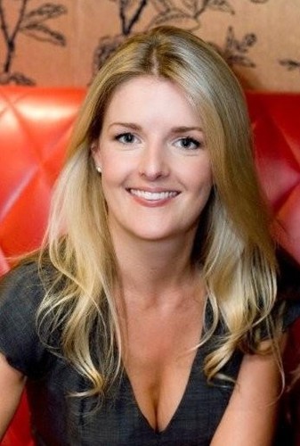 Author of  #1 Amazon bestseller: 'It's Got to Be Perfect'. Latest novel 'Love Is...' https://t.co/x2aZmp6zPY Published by @HarperCollins