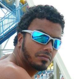 Minha vida se resume em 3 coisas:
*Praia
*Adrenalina
*Amor