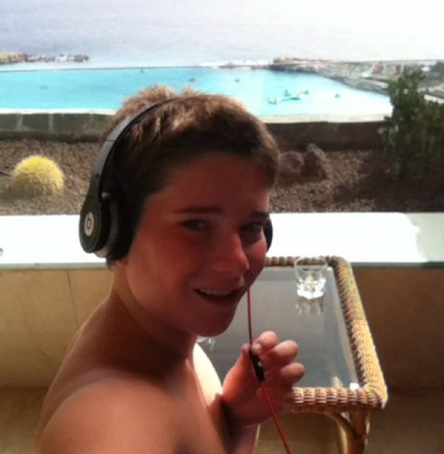 follow on twitter(@nielsv2000)!! insta(niels_voncken)!! facebook(niels voncken)!!