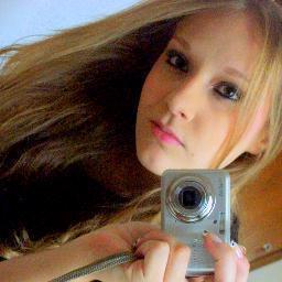 a idiotice é ideal para a felicidade, antes idiota do que infeliz!(=
