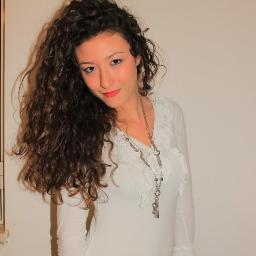 Hi guys I'm Giorgia, I'm italian and I live in a little tiny south city of Italy : Nardò.
Thanks to all those who will follow me :D
Ciaoo :3