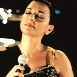 La veu catalana de Sardenya. | Ethnojazz singer from Sardinia, Italy.