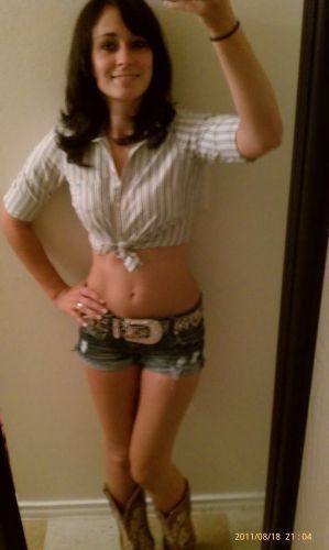 EmilyReyes5102's profile picture. Auto-Racing