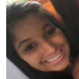 Carinhosa,criativa,palhaça e estou sorrindo sempre, Louca por animais,  Comissária de Bordo e futura Veterinária. I love TWD and Norman Reedus!!!