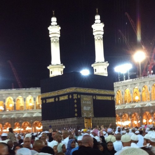 ما من صلاة واحدة على النبي تَرتفع
   الى السماء اﻟﺂ وَ تَهطل بِ عَشر !

 ___#آللهم صلِ على محمد وآل محمد ♡♡'