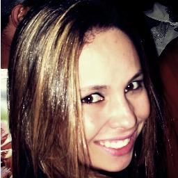 Amante da vida, doida, chata, animada 
Ama o que faz e faz com amor...